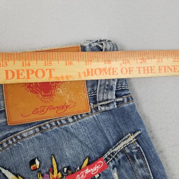 Ed Hardy Straight Jeans with Vibrant Skull Design - Picture 11 of 16